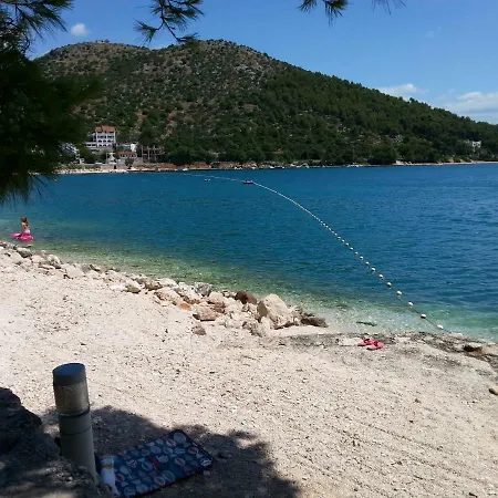 Luce Daire Marina